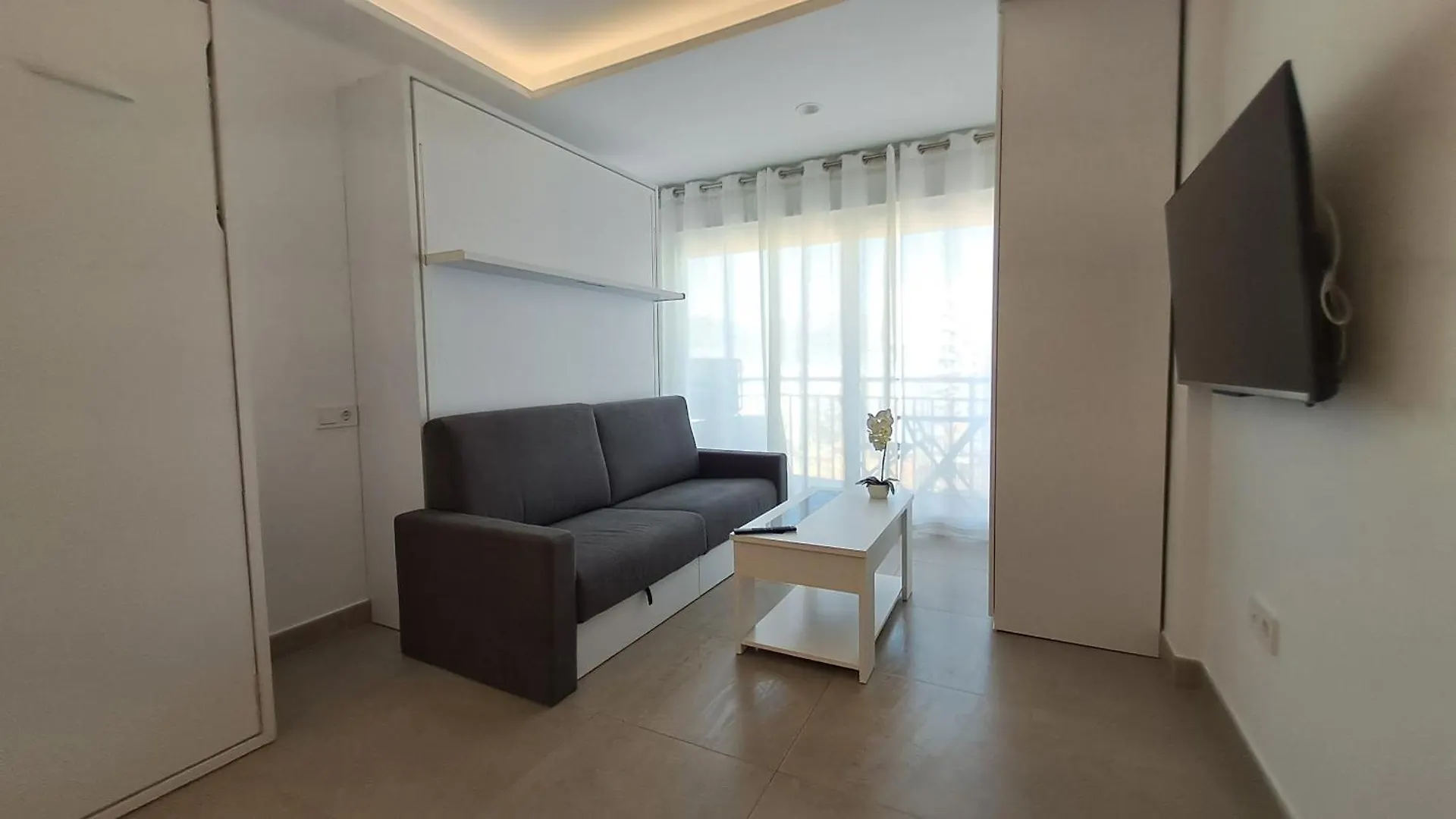 דירות פואנגירולה Studio Perla Costa Del Sol